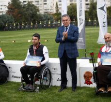 “Okçu dede” lakaplı Cemil Yılmazlı, 2024 Paralimpik Oyunları’na katılmak istiyor