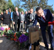 Oktay, Adıyaman'daki depremde hayatını kaybeden KKTC'li öğrencilerin kabirlerini ziyaret etti