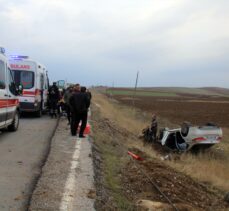 Sivas'ta şarampole devrilen otomobildeki 4 kişi yaralandı