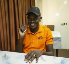 Sudan’ın “en sessiz” kafesinde siparişler işaret diliyle alınıyor