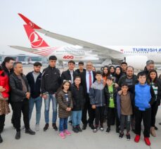 THY'nin “Tek Yürek” isimli 400'üncü uçağının ilk yolcuları depremzede çocuklar ve aileleri oldu