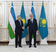 Tokayev ve Mirziyoyev arasında gayriresmi görüşme gerçekleştirildi