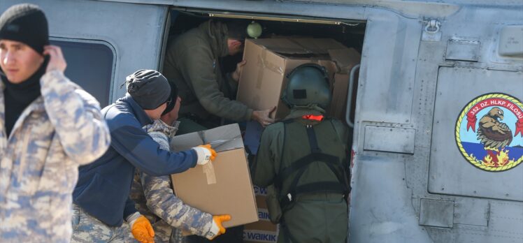 TSK helikopterleri deprem bölgelerine 1500 tondan fazla yardım malzemesi taşıdı