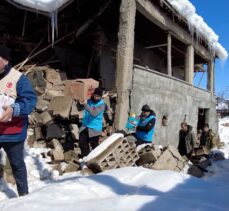 Türkiye Diyanet Vakfı deprem bölgelerinde kurduğu lojistik merkezleriyle yaraları sarıyor
