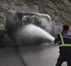 Uşak'ta sıvılaştırılmış karbondioksit yüklü tankerde çıkan yangın söndürüldü