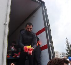 Acun Ilıcalı, Adıyaman ve Kahramanmaraş'ta depremzede çocuklara oyuncak hediye etti