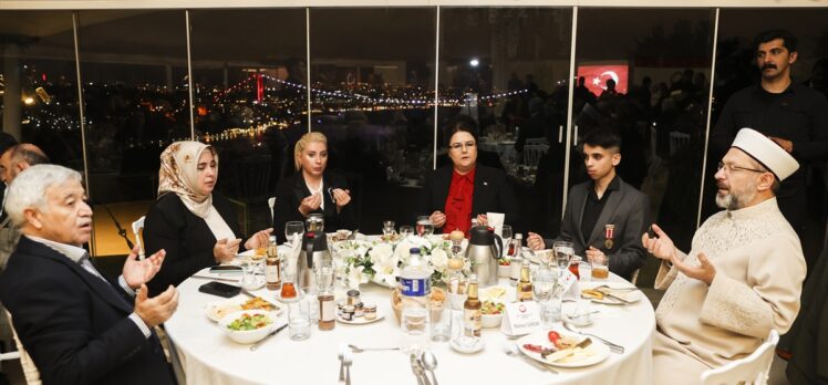 Diyanet İşleri Başkanı Erbaş, İstanbul'da şehit yakınları ve gazilerle iftarda buluştu: