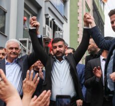 AK Parti Genel Başkanvekili Binali Yıldırım, İzmir'de seçim ofisi açılışına katıldı