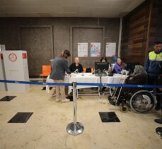 Antalya Havalimanı'nda oy verme işlemi başladı
