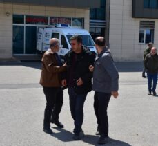 Antalya’da otomobil direğe çarptı, 1 kişi öldü 4 kişi yaralandı