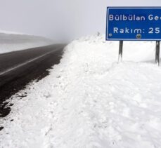 Ardahan'daki Bülbülan Geçidi'nde kar, tipi ve sis ulaşımı aksattı