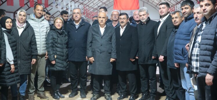 Bakan Kirişci, Kahramanmaraş'ta parti teşkilatı mensuplarıyla buluştu
