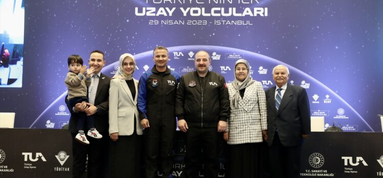 Bakan Varank, Türkiye'nin ilk uzay yolcuları ile bir araya geldi: