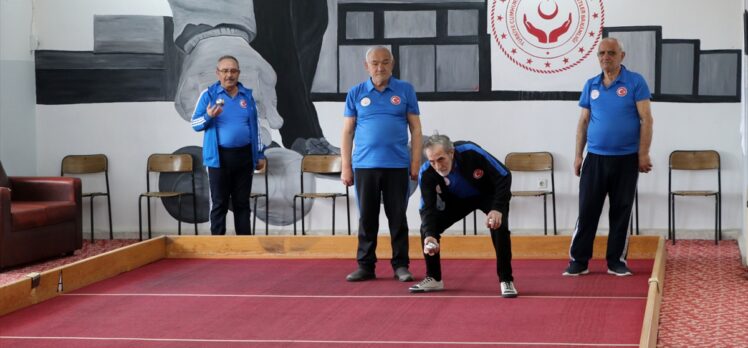 Bocce oynayarak zinde kalan Edirne Huzurevi'nin “70'lik delikanlıları” şampiyonluk hedefliyor