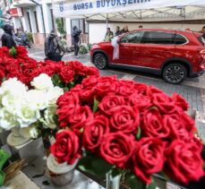 Bursa'da “Anadolu kırmızısı” Togg gelin arabası oldu