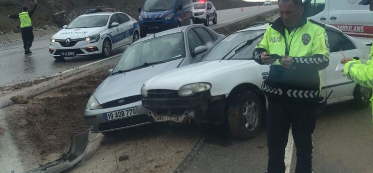 Çorum'da zincirleme trafik kazasında 12 kişi yaralandı