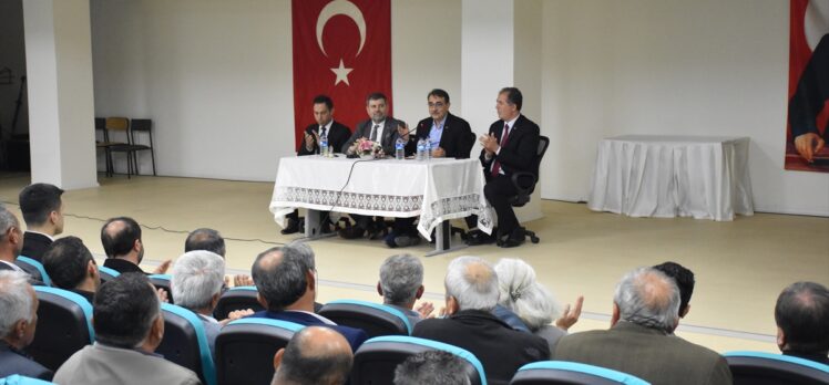 Enerji ve Tabii Kaynaklar Bakanı Dönmez, Eskişehir'de muhtarlarla bir araya geldi: