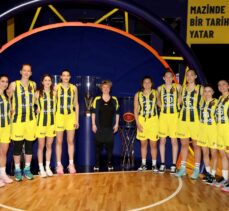 Fenerbahçe'nin kazandığı FIBA Kadınlar Avrupa Ligi kupası, müzesinde
