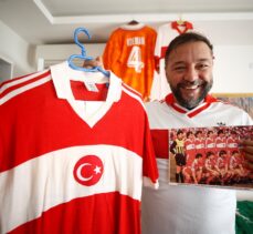 Galatasaray taraftarı karikatürist, forma koleksiyonuyla zaman yolculuğuna çıkartıyor