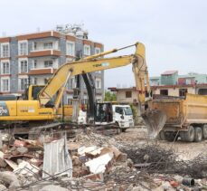 Hatay'da bina yıkım ve enkaz kaldırma çalışmaları 61 mahallede yapılıyor