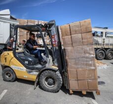 Hatay'da “iyilik fabrikası” gönüllüleri depremzedeleri yalnız bırakmıyor