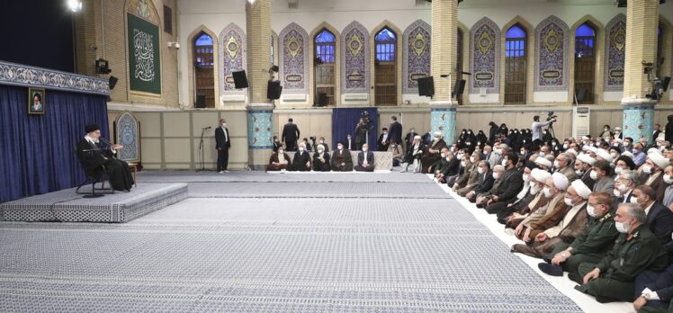 İran lideri Hamaney: “Başörtüsü takmak, dini ve yasal bir zorunluluktur”