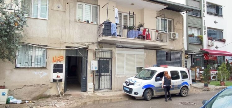 İzmir'de evinin kapısında başından vurulan kadın öldü