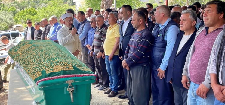 Mersin'de yangında hayatını kaybeden iki kardeşin cenazesi defnedildi