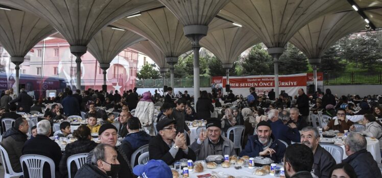 MHP Genel Başkan Yardımcısı Yıldırım, vatandaşlarla iftarda buluştu: