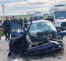 Samsun'da otomobil ile hafif ticari aracın çarpıştığı kazada 6 kişi yaralandı