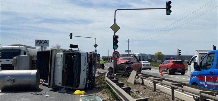 Tekirdağ'da pikap ile kamyonetin çarpıştığı kazada 2 kişi yaralandı