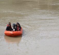Tunceli'de suda kaybolan 3 kişi Munzur Çayı ve Uzunçayır Baraj Gölü'nde aranıyor
