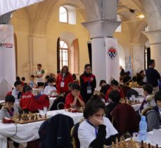 Türkiye Küçükler ve Yıldızlar Takım Satranç Şampiyonası İzmir'de devam ediyor