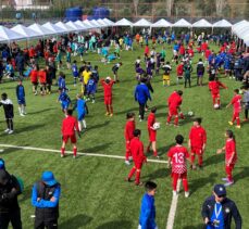 Uluslararası 12 Yaş Altı İzmir Cup'ın 2. gününde müsabakalar sürüyor