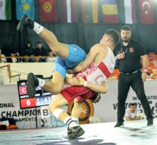 Uluslararası 20 Yaş Altı Şampiyonlar Güreş Turnuvası Antalya'da başladı