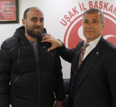 Uşak'ta Zafer Partisinden istifa eden 25 kişi MHP'ye katıldı