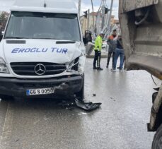 Yozgat'ta öğrenci servisi ile kamyonun çarpışması sonucu 7 öğrenci yaralandı
