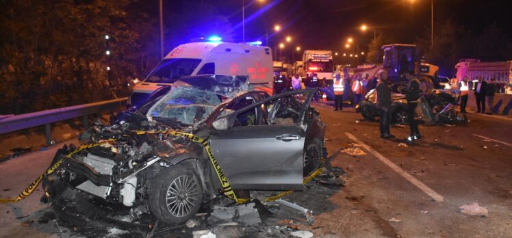 Adana'da 7 kişinin öldüğü kaza sonrası yol yeniden trafiğe açıldı