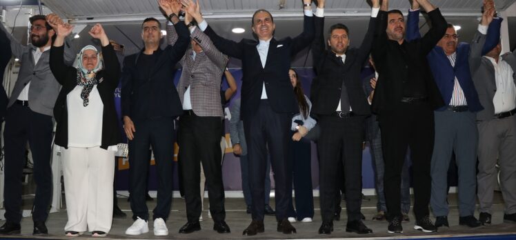 AK Parti Sözcüsü Ömer Çelik, Adana'da ziyaretlerde bulundu
