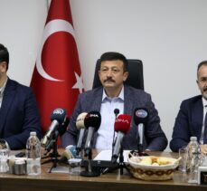AK Parti'li Dağ İzmir'de devam eden projelerle ilgili bilgi verdi: