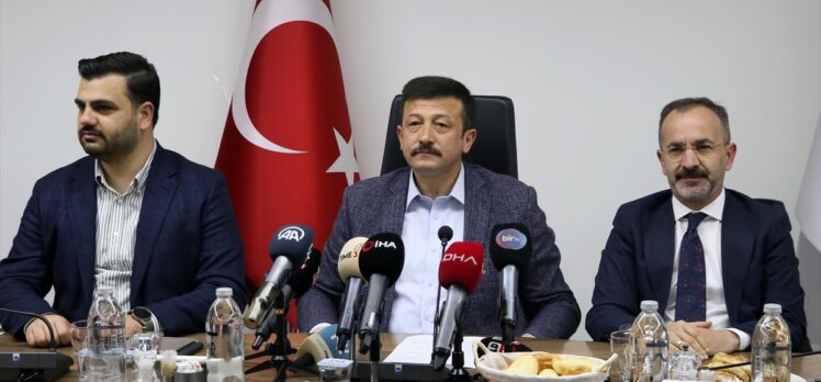 AK Parti'li Dağ İzmir'de devam eden projelerle ilgili bilgi verdi: