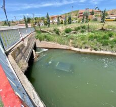 Aksaray'da sahibinin bırakıp kaçtığı araçla kanala düşen şüpheli yakalandı