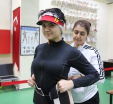 Atıcılıkta 17 Türkiye rekoru sahibi Berfin, dünya şampiyonluğu hedefiyle çalışıyor