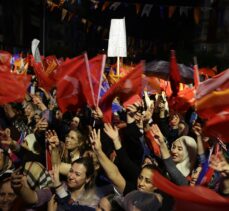 Bakan Kasapoğlu ve AK Parti Genel Başkanvekili Yıldırım, Torbalı'da mitinge katıldı