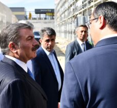Bakan Koca, İstanbul Bağcılar Eğitim ve Araştırma Hastanesi'ni ziyaret etti