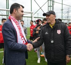 Bakan Kurum, Pendikspor Kulübünü ziyaret etti
