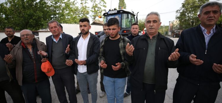 Balıkesirli genç çiftçi, Cumhurbaşkanı Erdoğan'a teşekkür etmek için traktörüyle yola çıktı