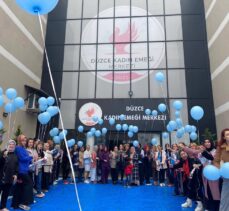 Düzce'de otizmli çocukların anneleri için gökyüzüne balon bırakıldı