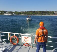 Florya açıklarında sürüklenen tekne kurtarıldı