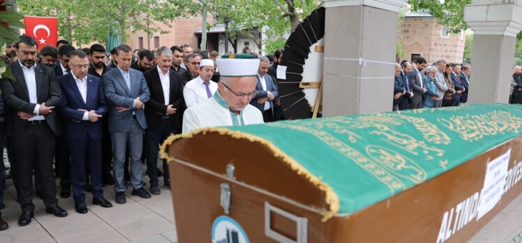 Fuat Oktay, AK Parti Ankara İl Başkan Yardımcısı İslam'ın babasının cenaze namazına katıldı